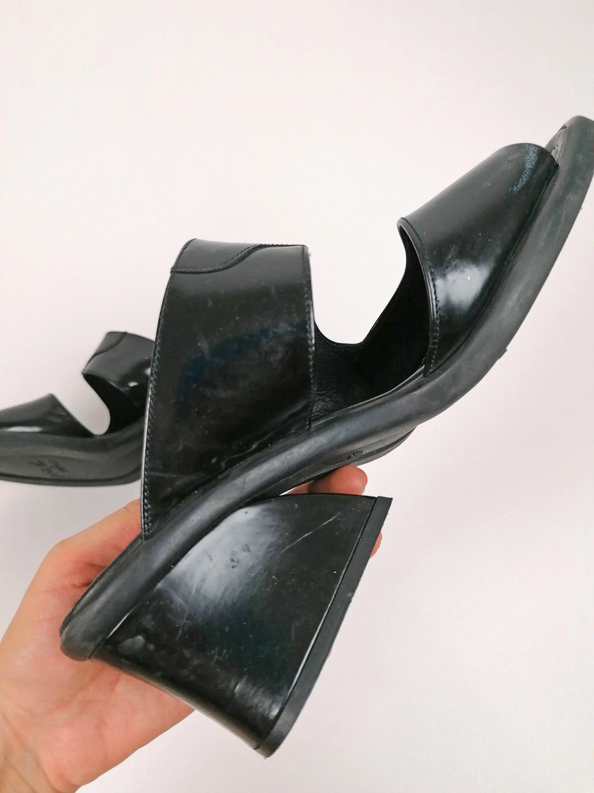 80's 90's PIU di SERVAS Laquer Mules Block Heel - size EU 37.5 / uk 4.5