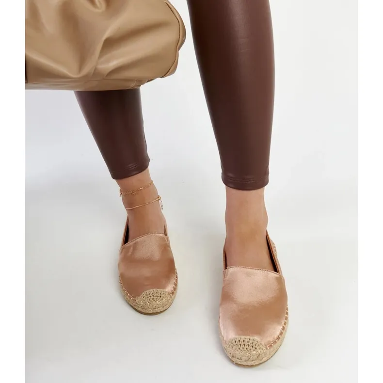 Beige espadrilles with a shine on the Caithlin platform