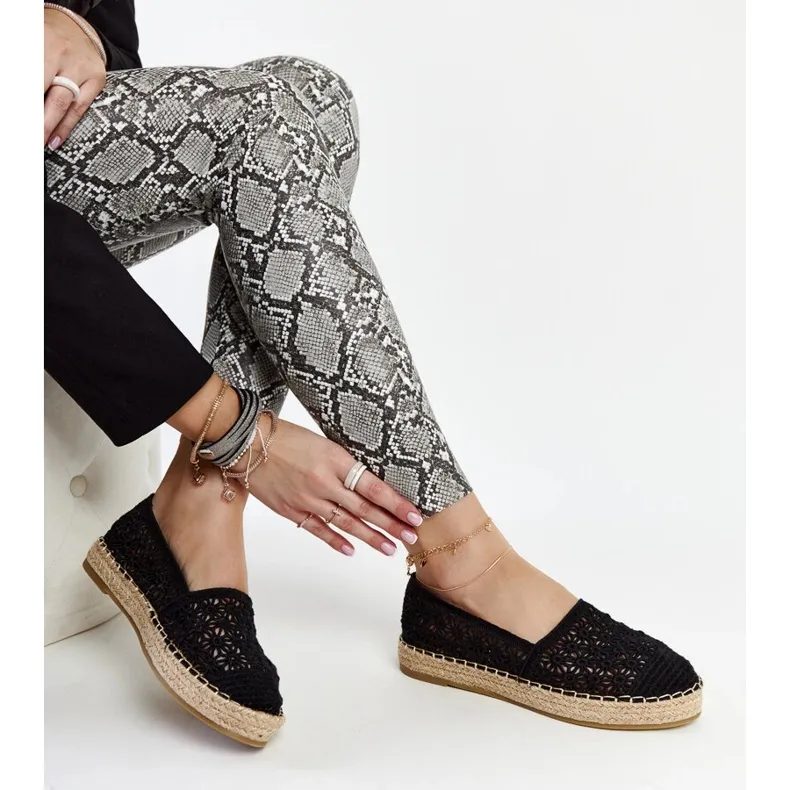 Black lace espadrilles on the Samra platform