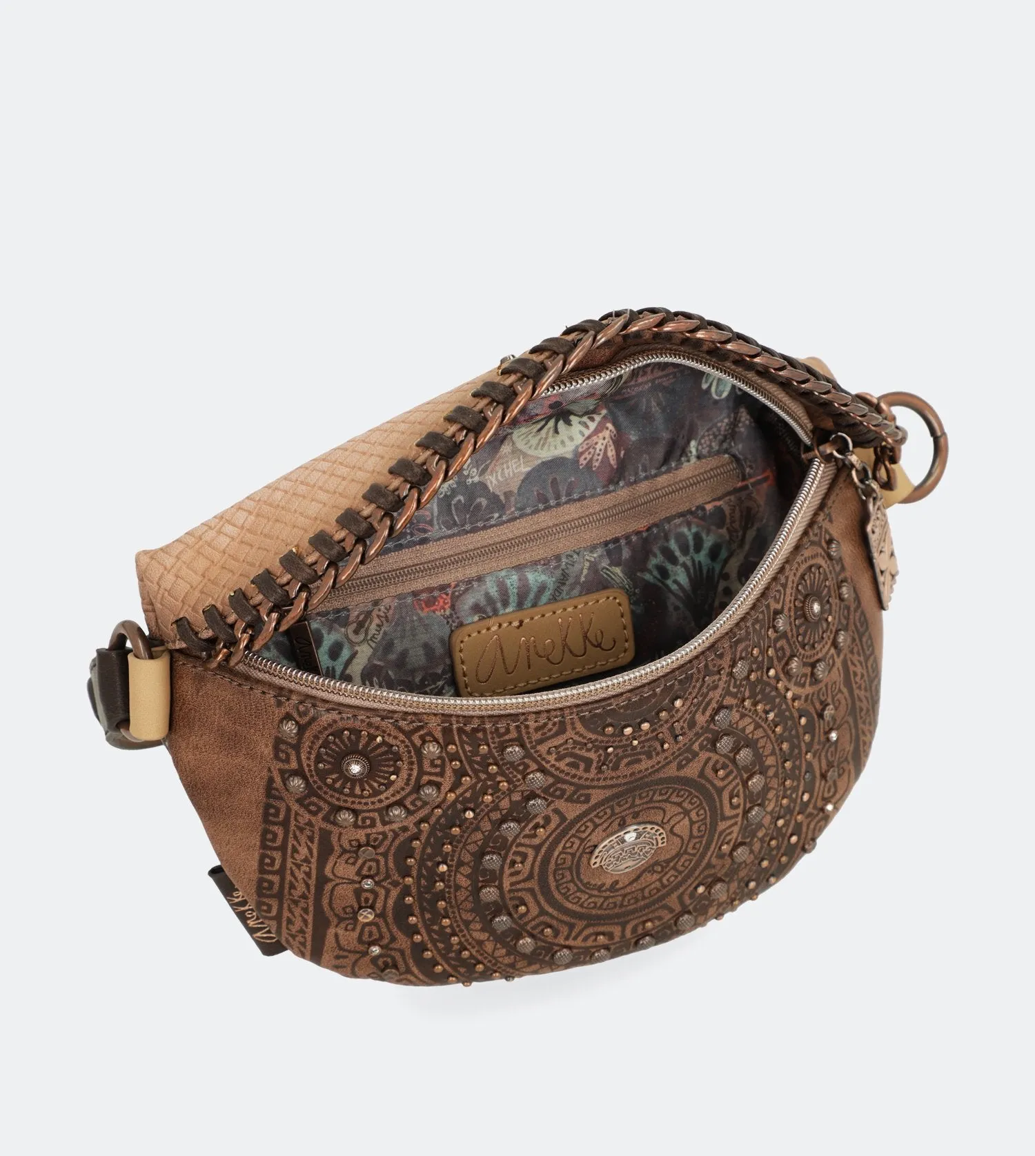 Ixchel Belt pouch with a chain