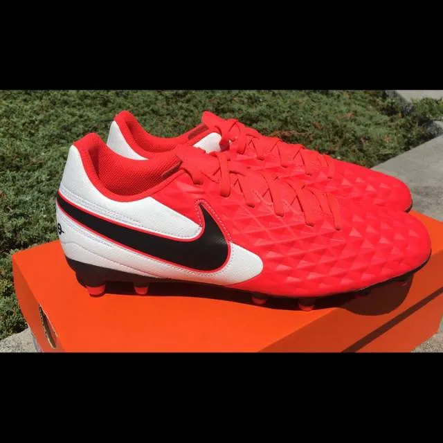 Nike Legend 8 Club Soccer Cleats